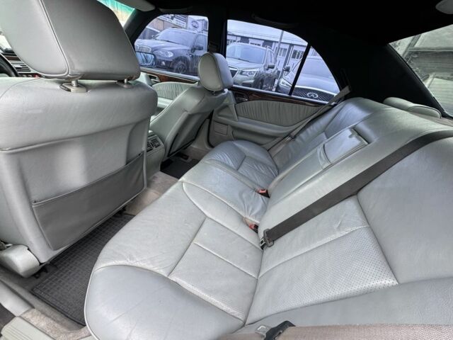 Зелений Мерседес Е-Клас, об'ємом двигуна 4.2 л та пробігом 250 тис. км за 3500 $, фото 13 на Automoto.ua