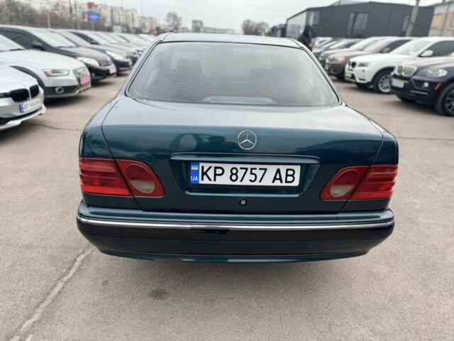 Зелений Мерседес Е-Клас, об'ємом двигуна 4.2 л та пробігом 250 тис. км за 3500 $, фото 5 на Automoto.ua