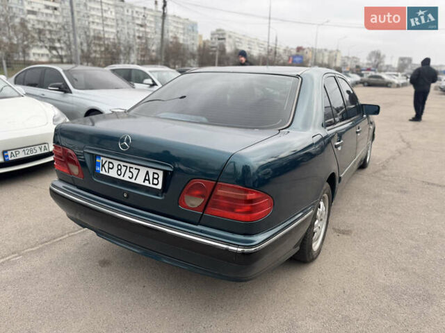 Зелений Мерседес Е-Клас, об'ємом двигуна 4.2 л та пробігом 250 тис. км за 3500 $, фото 4 на Automoto.ua