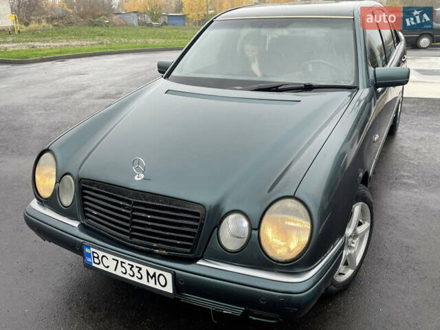 Зеленый Мерседес Е-Класс, объемом двигателя 3.2 л и пробегом 333 тыс. км за 2450 $, фото 3 на Automoto.ua