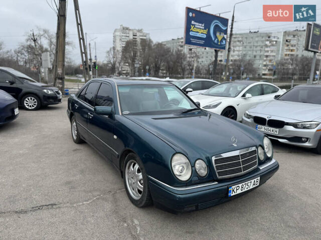 Зелений Мерседес Е-Клас, об'ємом двигуна 4.2 л та пробігом 250 тис. км за 3500 $, фото 2 на Automoto.ua