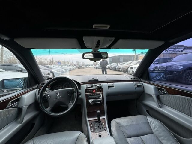 Зелений Мерседес Е-Клас, об'ємом двигуна 4.2 л та пробігом 250 тис. км за 3500 $, фото 14 на Automoto.ua
