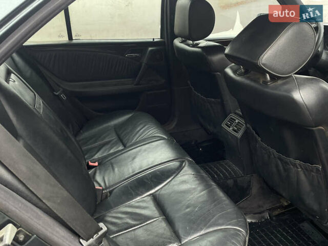 Зеленый Мерседес Е-Класс, объемом двигателя 3.2 л и пробегом 333 тыс. км за 2450 $, фото 6 на Automoto.ua