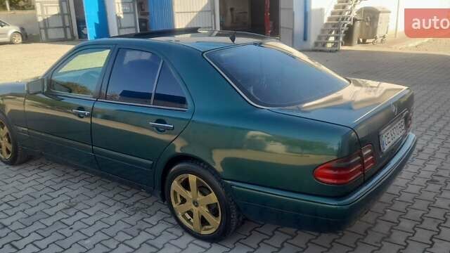 Зеленый Мерседес Е-Класс, объемом двигателя 2.3 л и пробегом 373 тыс. км за 2700 $, фото 8 на Automoto.ua