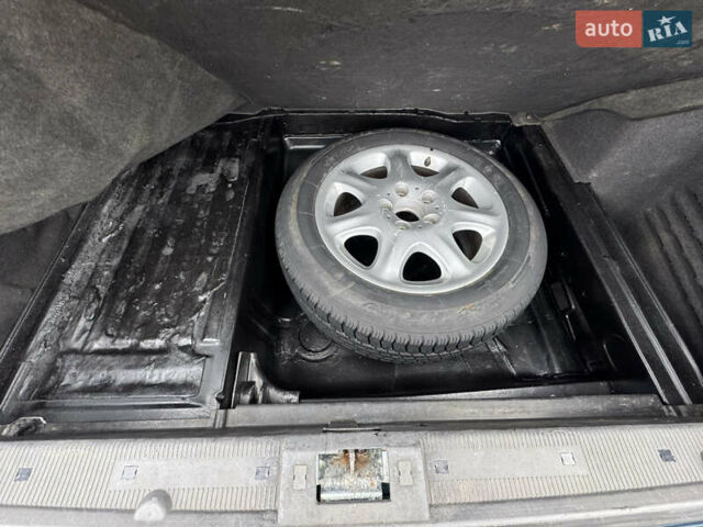 Зелений Мерседес Е-Клас, об'ємом двигуна 4.2 л та пробігом 250 тис. км за 3500 $, фото 16 на Automoto.ua