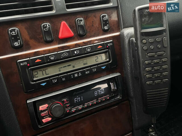 Зеленый Мерседес Е-Класс, объемом двигателя 3.2 л и пробегом 333 тыс. км за 2450 $, фото 10 на Automoto.ua