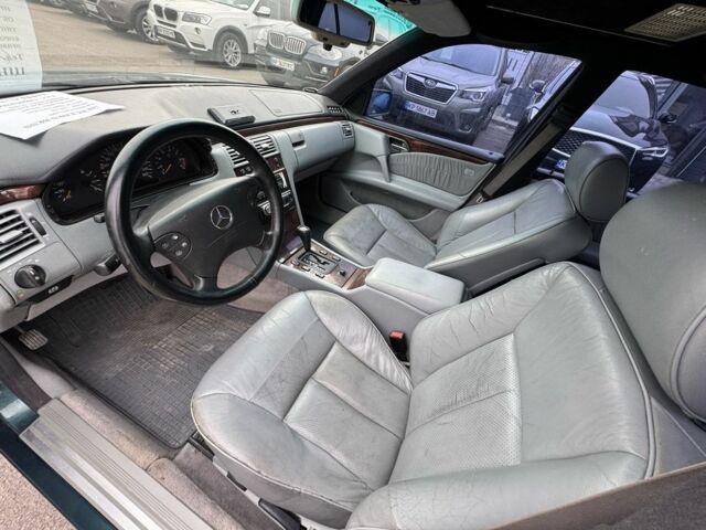 Зелений Мерседес Е-Клас, об'ємом двигуна 4.2 л та пробігом 250 тис. км за 3500 $, фото 17 на Automoto.ua