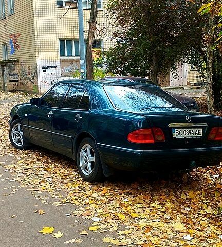 Зеленый Мерседес Е-Класс, объемом двигателя 2.2 л и пробегом 3 тыс. км за 3700 $, фото 4 на Automoto.ua