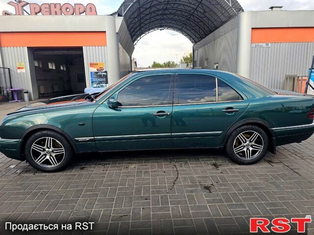 Зелений Мерседес Е-Клас, об'ємом двигуна 2.8 л та пробігом 278 тис. км за 2999 $, фото 1 на Automoto.ua