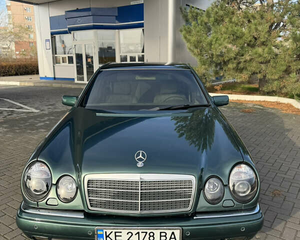 Зеленый Мерседес Е-Класс, объемом двигателя 2.8 л и пробегом 280 тыс. км за 5500 $, фото 1 на Automoto.ua
