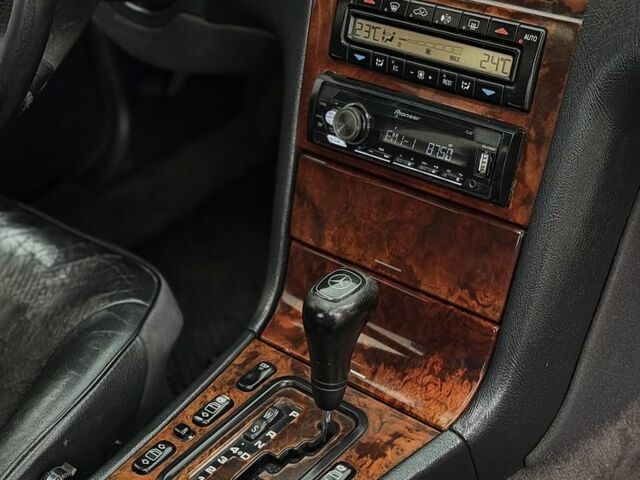 Зеленый Мерседес Е-Класс, объемом двигателя 2.4 л и пробегом 360 тыс. км за 3400 $, фото 15 на Automoto.ua