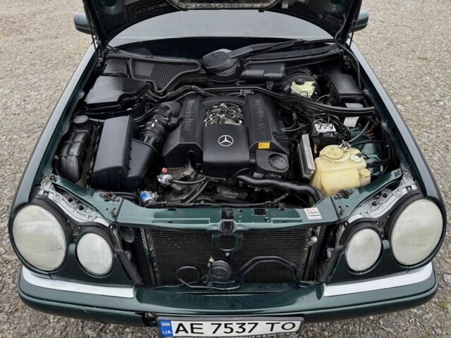 Зеленый Мерседес Е-Класс, объемом двигателя 2.4 л и пробегом 360 тыс. км за 3400 $, фото 19 на Automoto.ua