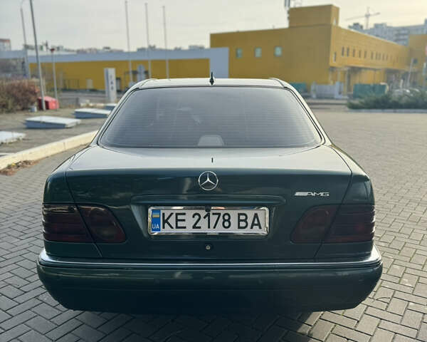 Зеленый Мерседес Е-Класс, объемом двигателя 2.8 л и пробегом 280 тыс. км за 5500 $, фото 4 на Automoto.ua