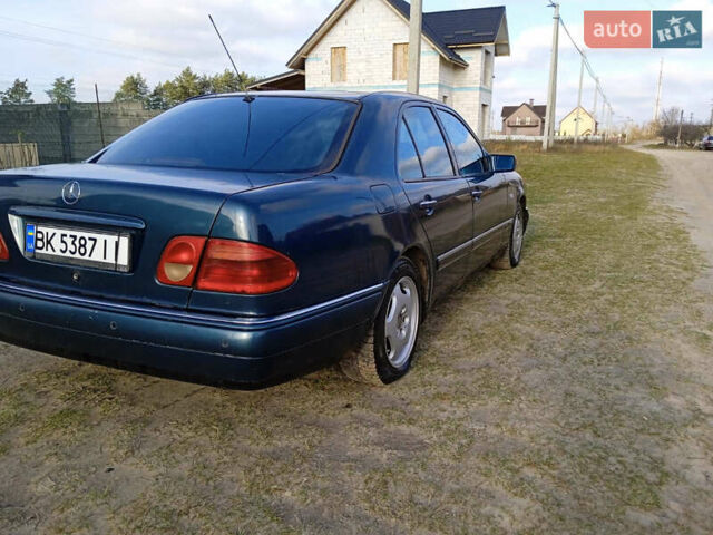 Зелений Мерседес Е-Клас, об'ємом двигуна 2.87 л та пробігом 432 тис. км за 3600 $, фото 2 на Automoto.ua