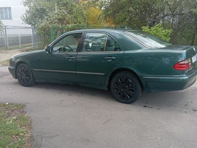 Мерседес Е-Клас 1999 у Калуше на Automoto.ua Зелений Мерседес Е-Клас, об'ємом двигуна 2.7 л та пробігом 420 тис. км за 1950 $, фото 3 на Automoto.ua