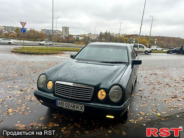 Зелений Мерседес Е-Клас, об'ємом двигуна 2 л та пробігом 400 тис. км за 3800 $, фото 9 на Automoto.ua