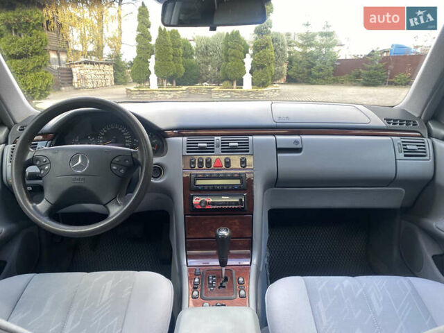 Мерседес Е-Класс 1999 в Долине на Automoto.ua Зеленый Мерседес Е-Класс, объемом двигателя 2.69 л и пробегом 410 тыс. км за 5250 $, фото 1 на Automoto.ua