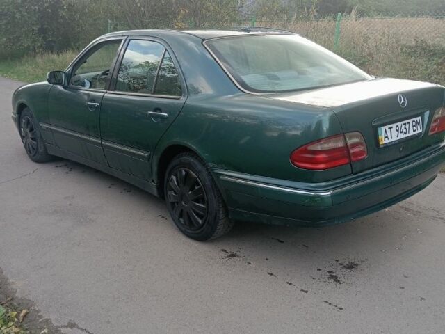 Мерседес Е-Клас 1999 у Калуше на Automoto.ua Зелений Мерседес Е-Клас, об'ємом двигуна 2.7 л та пробігом 420 тис. км за 1950 $, фото 1 на Automoto.ua