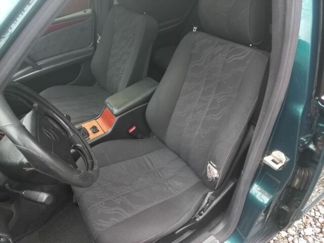 Зелений Мерседес Е-Клас, об'ємом двигуна 0 л та пробігом 254 тис. км за 1500 $, фото 22 на Automoto.ua