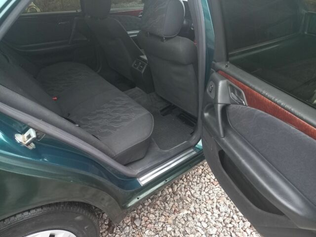 Зелений Мерседес Е-Клас, об'ємом двигуна 0 л та пробігом 254 тис. км за 1500 $, фото 11 на Automoto.ua