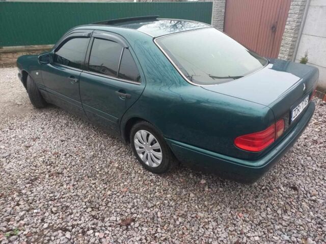 Зеленый Мерседес Е-Класс, объемом двигателя 0 л и пробегом 254 тыс. км за 1500 $, фото 16 на Automoto.ua