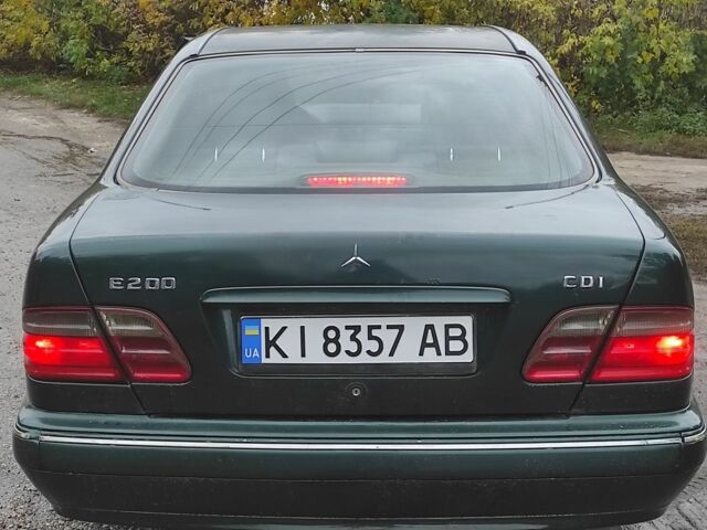 Зеленый Мерседес Е-Класс, объемом двигателя 2.2 л и пробегом 320 тыс. км за 3300 $, фото 6 на Automoto.ua