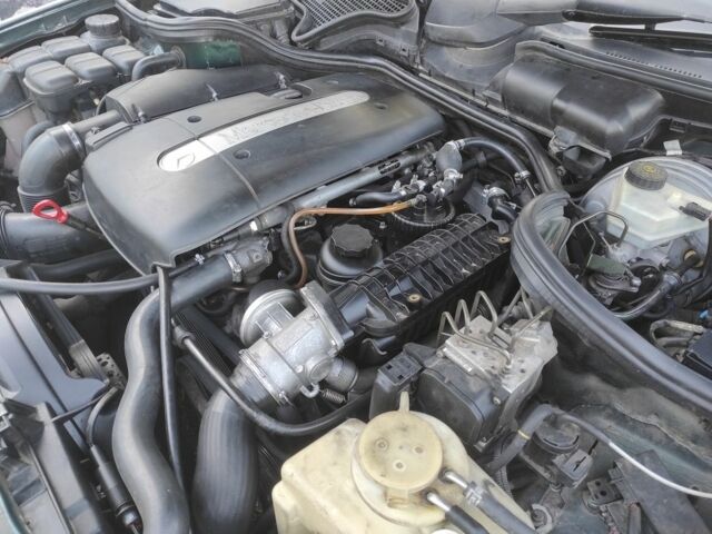 Зеленый Мерседес Е-Класс, объемом двигателя 2.2 л и пробегом 320 тыс. км за 3300 $, фото 11 на Automoto.ua