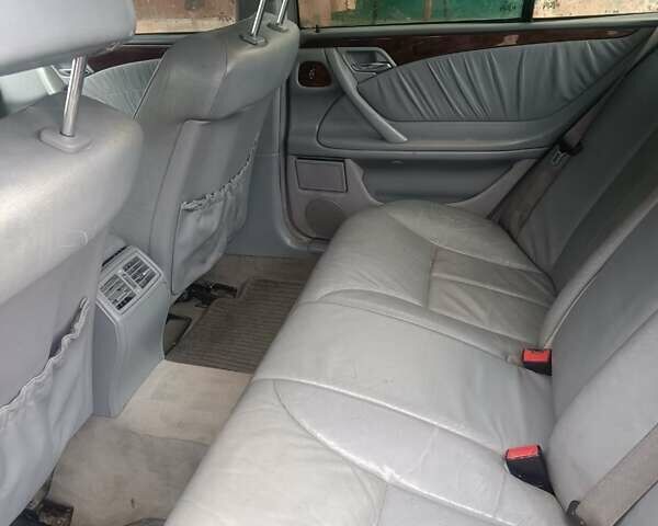 Зеленый Мерседес Е-Класс, объемом двигателя 2.15 л и пробегом 481 тыс. км за 4000 $, фото 3 на Automoto.ua