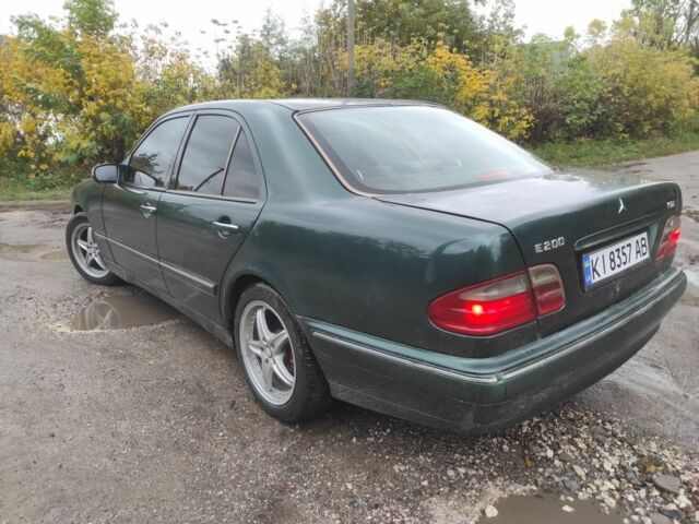 Зеленый Мерседес Е-Класс, объемом двигателя 2.2 л и пробегом 320 тыс. км за 3300 $, фото 8 на Automoto.ua