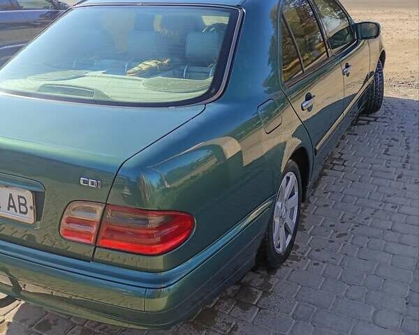 Зеленый Мерседес Е-Класс, объемом двигателя 2.15 л и пробегом 481 тыс. км за 4000 $, фото 11 на Automoto.ua