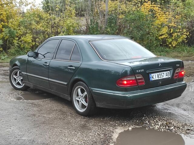 Зеленый Мерседес Е-Класс, объемом двигателя 2.2 л и пробегом 320 тыс. км за 3300 $, фото 7 на Automoto.ua