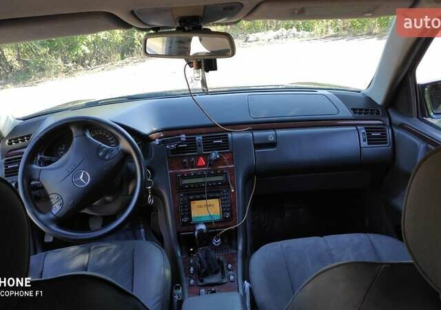 Зеленый Мерседес Е-Класс, объемом двигателя 2.2 л и пробегом 450 тыс. км за 4800 $, фото 2 на Automoto.ua