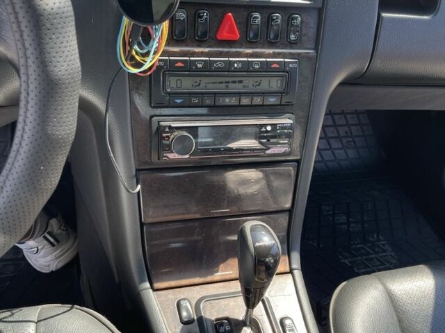 Зеленый Мерседес Е-Класс, объемом двигателя 2 л и пробегом 400 тыс. км за 3000 $, фото 7 на Automoto.ua