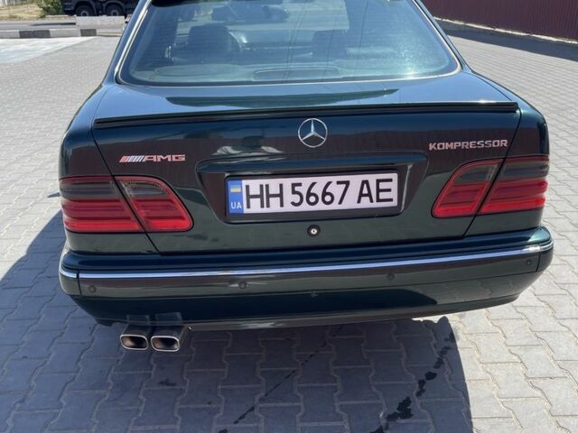 Зеленый Мерседес Е-Класс, объемом двигателя 2 л и пробегом 400 тыс. км за 3000 $, фото 2 на Automoto.ua