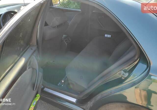 Зеленый Мерседес Е-Класс, объемом двигателя 2.2 л и пробегом 450 тыс. км за 4800 $, фото 1 на Automoto.ua