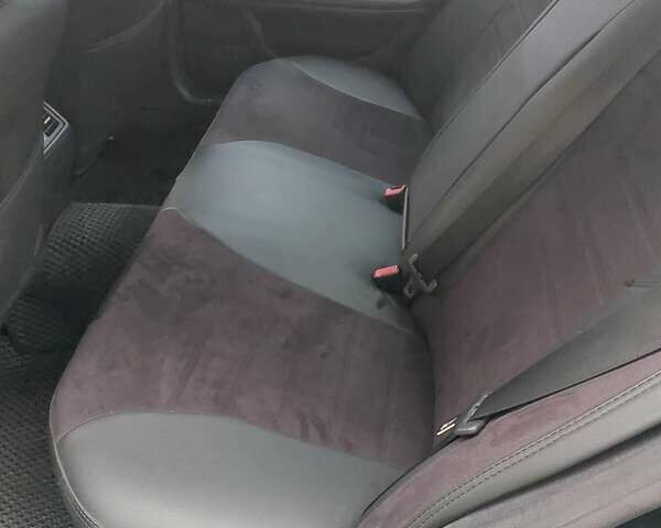 Зелений Мерседес Е-Клас, об'ємом двигуна 2 л та пробігом 331 тис. км за 4450 $, фото 8 на Automoto.ua