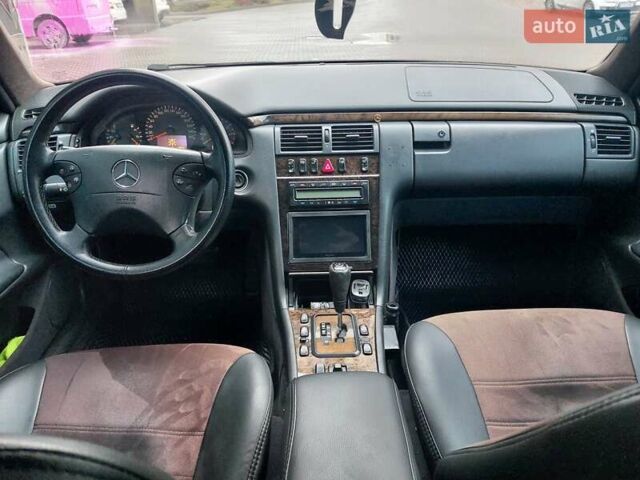 Зелений Мерседес Е-Клас, об'ємом двигуна 2 л та пробігом 331 тис. км за 4450 $, фото 5 на Automoto.ua