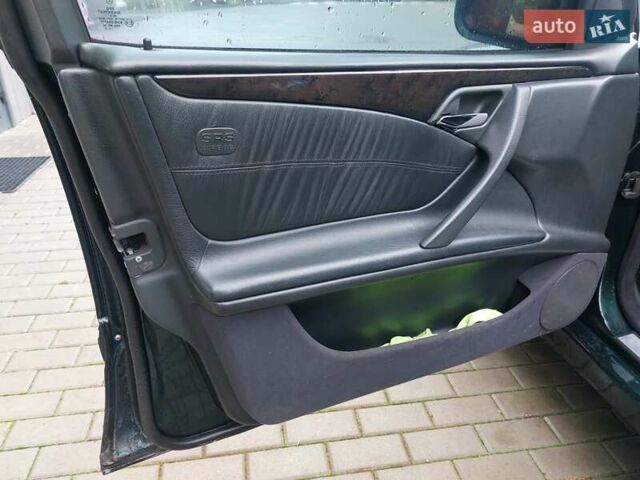 Зелений Мерседес Е-Клас, об'ємом двигуна 2 л та пробігом 331 тис. км за 4450 $, фото 7 на Automoto.ua