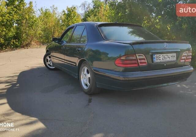 Зеленый Мерседес Е-Класс, объемом двигателя 2.2 л и пробегом 450 тыс. км за 4800 $, фото 4 на Automoto.ua