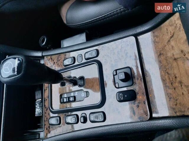 Зелений Мерседес Е-Клас, об'ємом двигуна 2 л та пробігом 331 тис. км за 4450 $, фото 11 на Automoto.ua