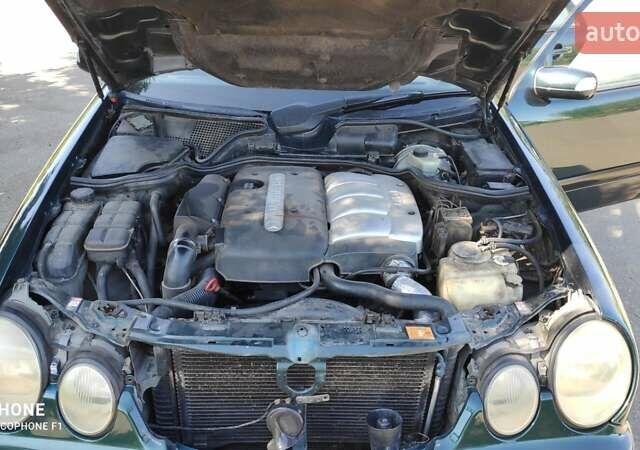 Зеленый Мерседес Е-Класс, объемом двигателя 2.2 л и пробегом 450 тыс. км за 4800 $, фото 11 на Automoto.ua