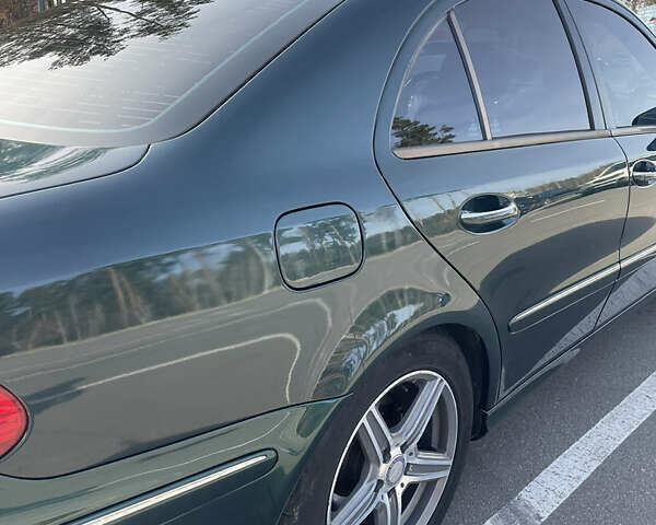 Зелений Мерседес Е-Клас, об'ємом двигуна 3.2 л та пробігом 395 тис. км за 6500 $, фото 17 на Automoto.ua