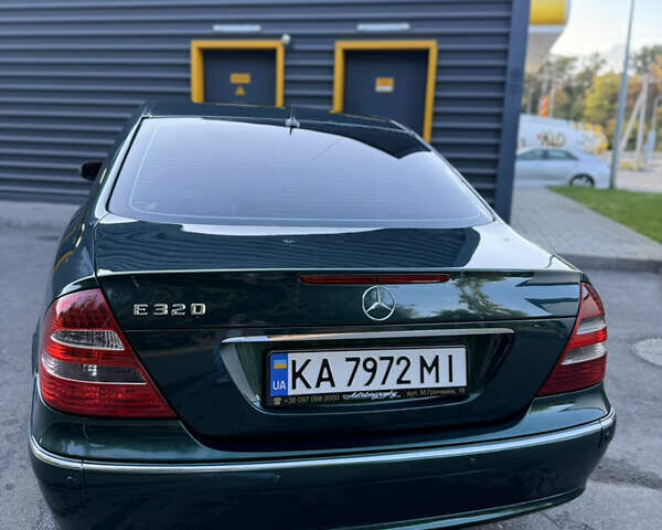 Зелений Мерседес Е-Клас, об'ємом двигуна 3.2 л та пробігом 395 тис. км за 6500 $, фото 8 на Automoto.ua