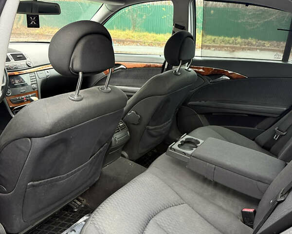 Зелений Мерседес Е-Клас, об'ємом двигуна 3.2 л та пробігом 400 тис. км за 4699 $, фото 7 на Automoto.ua