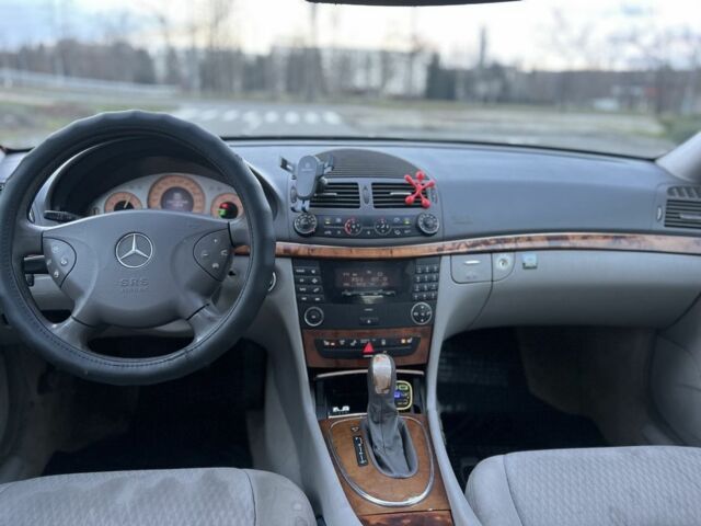 Зелений Мерседес Е-Клас, об'ємом двигуна 2.2 л та пробігом 350 тис. км за 2070 $, фото 7 на Automoto.ua