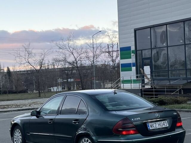 Зелений Мерседес Е-Клас, об'ємом двигуна 2.2 л та пробігом 350 тис. км за 2070 $, фото 4 на Automoto.ua