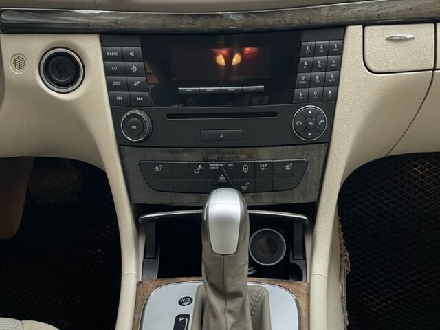 Зеленый Мерседес Е-Класс, объемом двигателя 2.7 л и пробегом 347 тыс. км за 3000 $, фото 7 на Automoto.ua