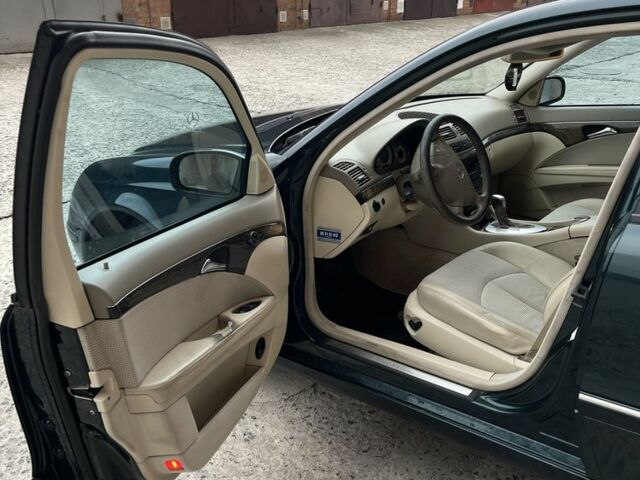 Зеленый Мерседес Е-Класс, объемом двигателя 2.7 л и пробегом 347 тыс. км за 3000 $, фото 5 на Automoto.ua