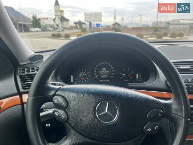 Зеленый Мерседес Е-Класс, объемом двигателя 2.2 л и пробегом 332 тыс. км за 9000 $, фото 12 на Automoto.ua