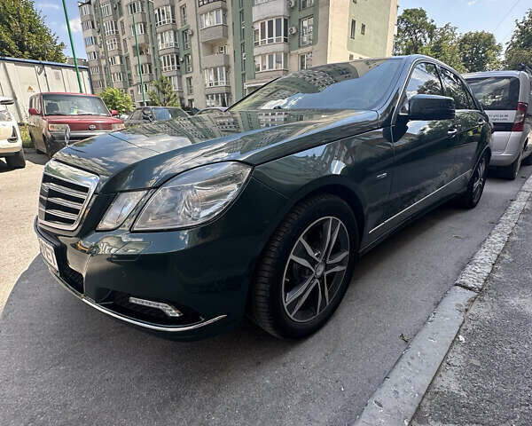 Зеленый Мерседес Е-Класс, объемом двигателя 3.5 л и пробегом 320 тыс. км за 11500 $, фото 1 на Automoto.ua